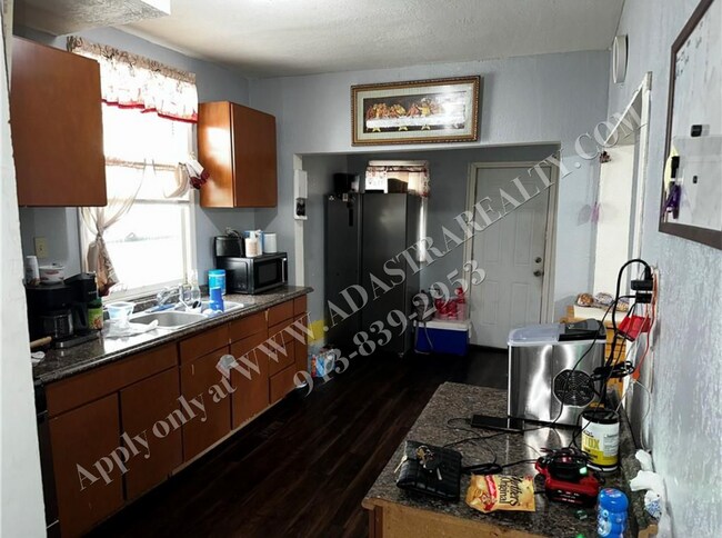 Foto del edificio - Cozy 3 Bed 1 Bath Home in KCK-Coming SOON!!