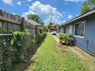 Building Photo - 7107 Carver Ave