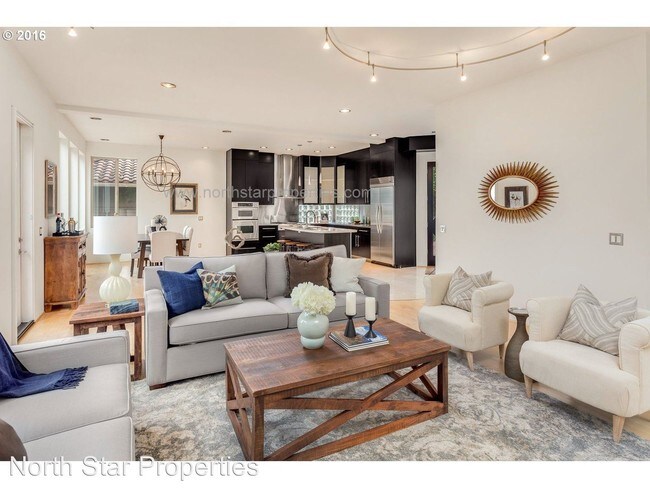 Building Photo - 226 SW Florida St