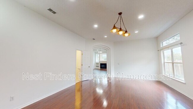 Building Photo - 4139 Chets Creek Dr E