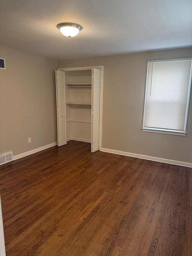 Building Photo - SPECIAL OFFER ! Sign lease by Monday 5/11/26 and  get  1/2 Off First Month rent!