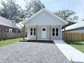 Building Photo - 307 E 34th Ave