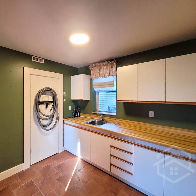 Building Photo - 1-Bedroom Available in Otterville !!