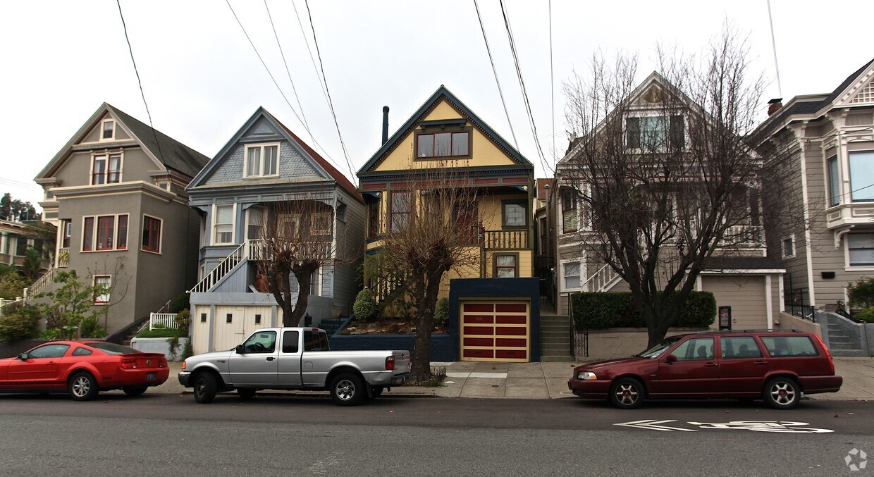 Building Photo - 1430 Sanchez St
