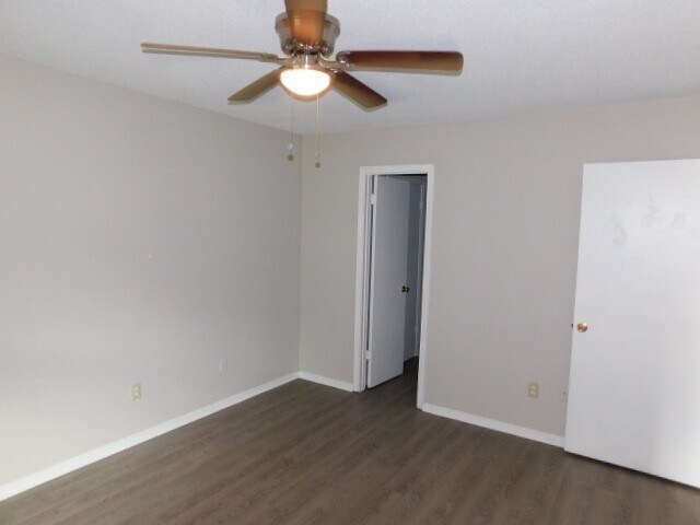 Foto del edificio - 3300 Greenway Dr