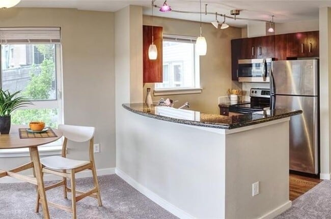 Building Photo - Great 2bd 2bath Downtown Seattle Condo For Rent!