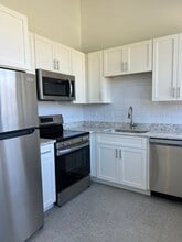 Building Photo - 500 Pico Terrace