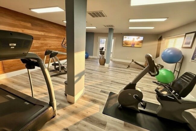 Building Photo - Tides at Cheyenne