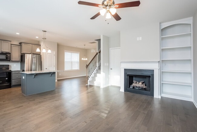 Building Photo - 395 Crawford Pkwy