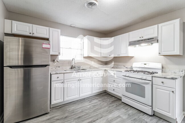 Building Photo - 11 Michael Dr