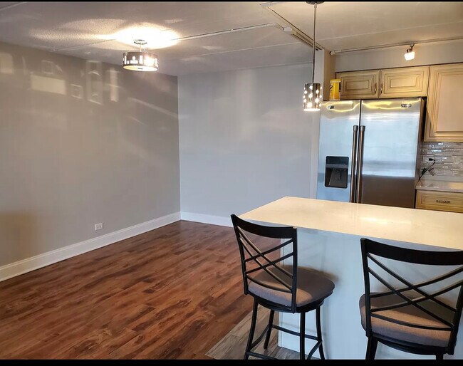 Foto del edificio - 4660 N Austin Ave
