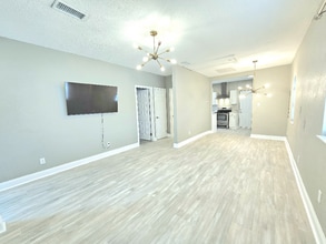 Building Photo - 1801 31st Ave N