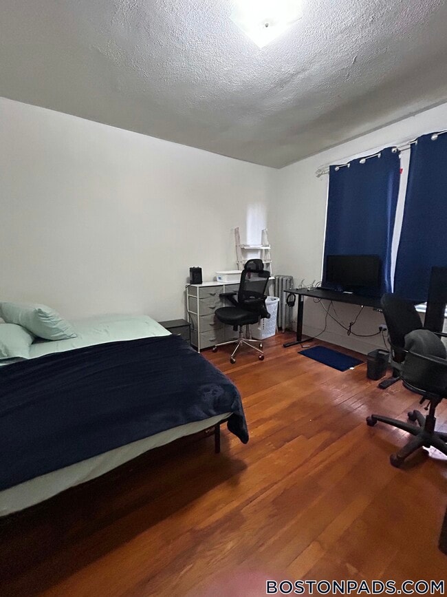 Building Photo - 11 Scottfield Rd