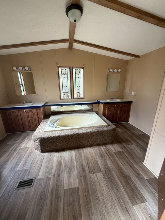 Foto del edificio - 770 US-90