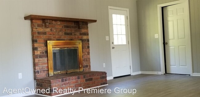Building Photo - 3 br, 1.5 bath House - 4533 Outwood Drive