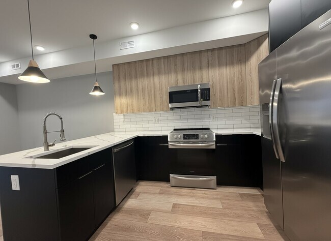 Foto del edificio - 2526 Cecil B. Moore Ave