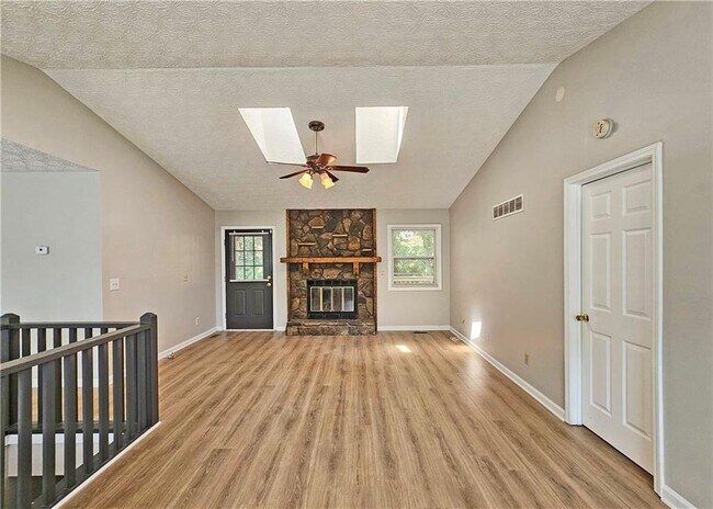 Foto del edificio - 5530 Deerfield Pl