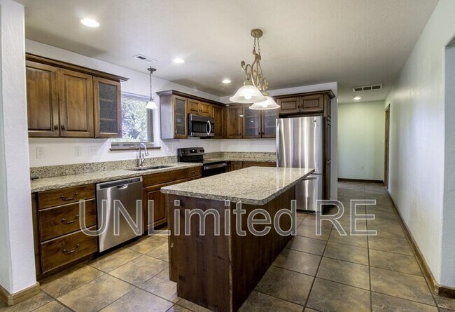 Building Photo - 6580 N Haven Ln