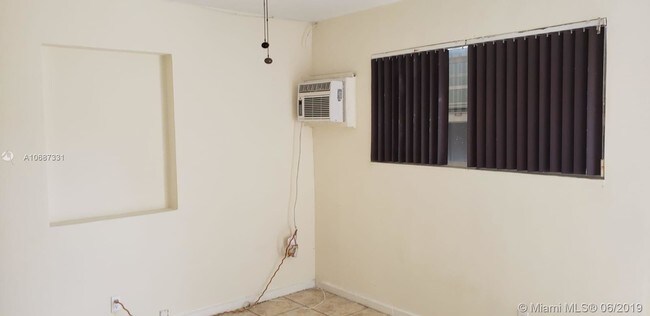 Foto del edificio - 850 NW 11th Ave