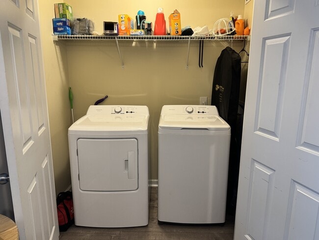 Foto del edificio - 5006 Banister Loop