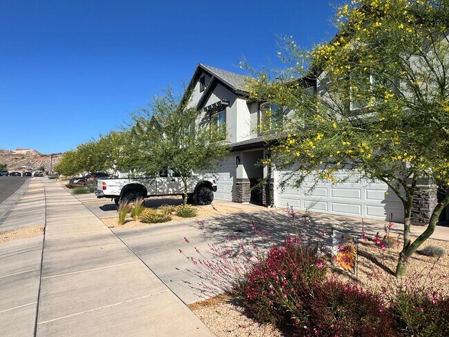 Building Photo - Home in Long Valley