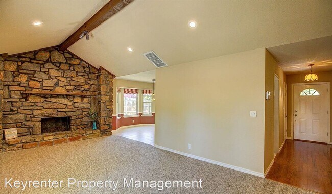 Building Photo - 3 br, 2 bath House - 121 W Hot Springs Ct