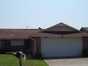 Building Photo - 3720 Winds W Ct