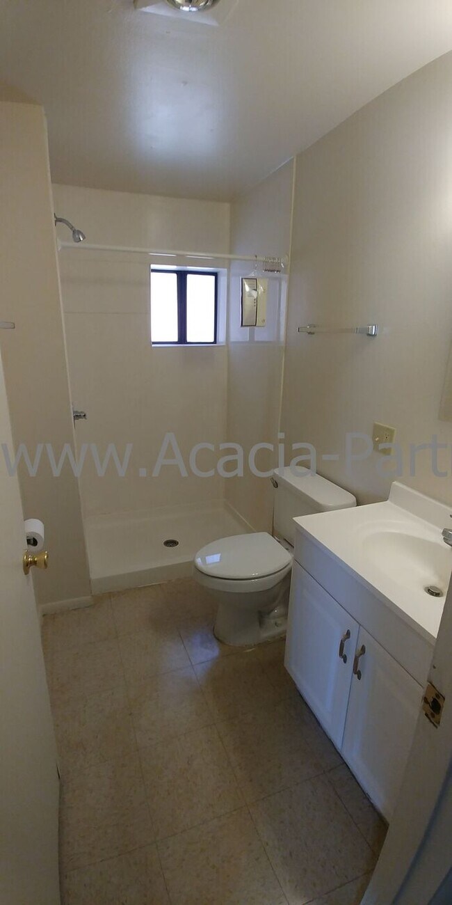 Foto del edificio - Centrally located Two Bedroom/One Bath
