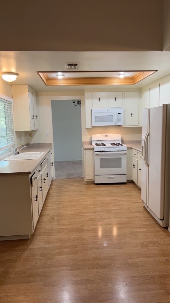Building Photo - 7756 Guenivere Way