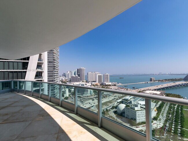 Foto del edificio - 900 Biscayne Blvd