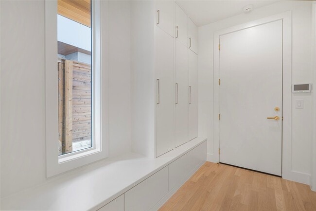 Foto del edificio - 3619 Springbrook St