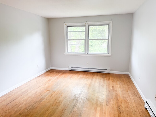 Building Photo - 15 Trout Brook Rd