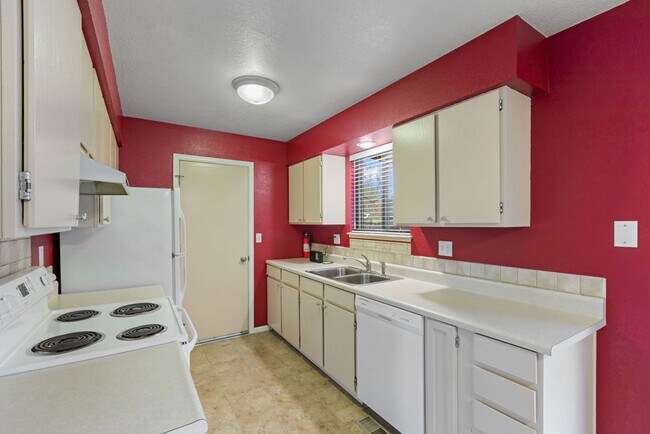 Foto del edificio - Charming 2-Bed, 2-Bath Home in Windsor – A...