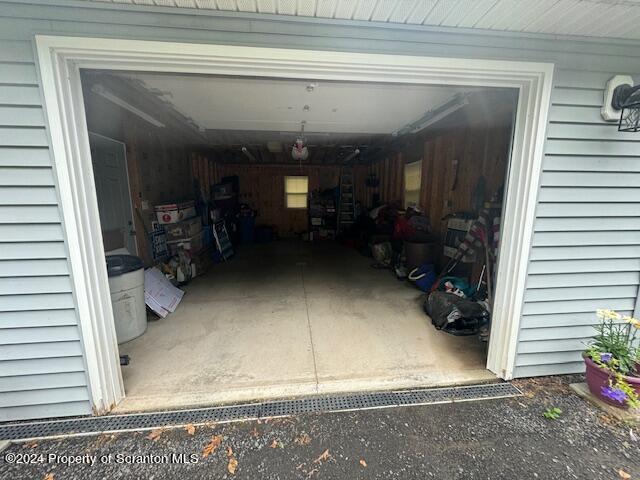 Building Photo - 428 Chapman Lk