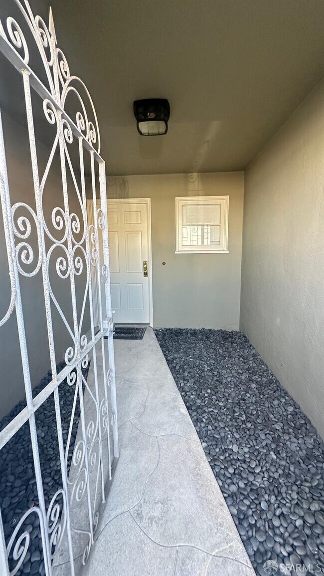 Foto del edificio - 2322 39th Ave