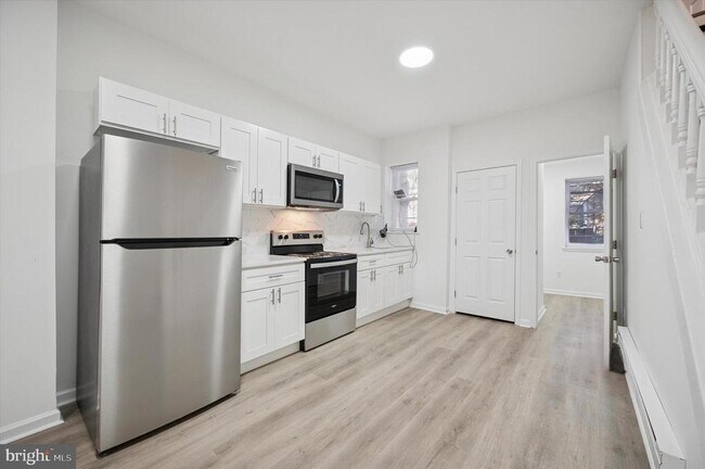 Building Photo - 2535 N Newkirk St