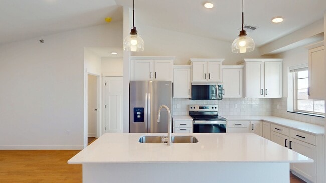 Building Photo - Autumn Townhomes