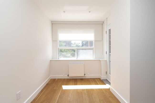 Building Photo - 95 Jameson Ave