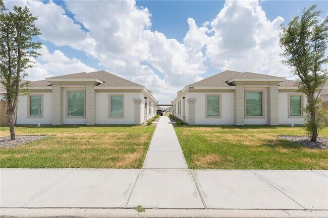 Foto del edificio - 5901 Sandpiper Ave