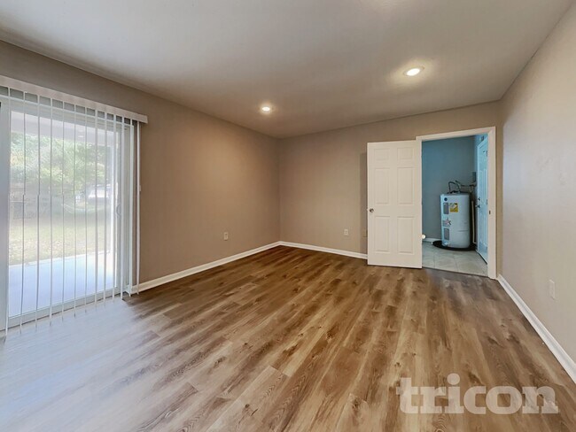 Foto del edificio - 1408 Highview Rd