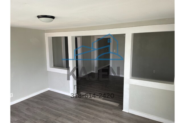 Foto del edificio - 607 Haynes St