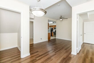 Building Photo - Vineyards at Palm Desert Apartment Homes