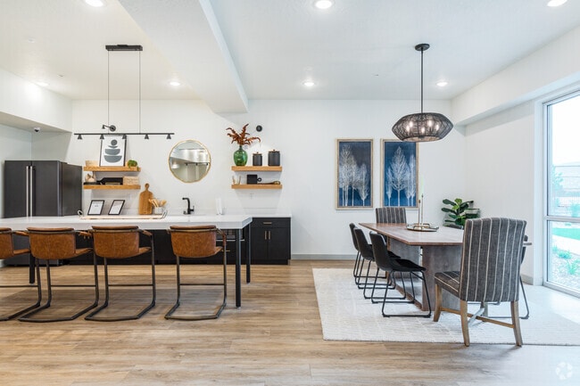 Casa club de lujo - Canyon Vista Apartments