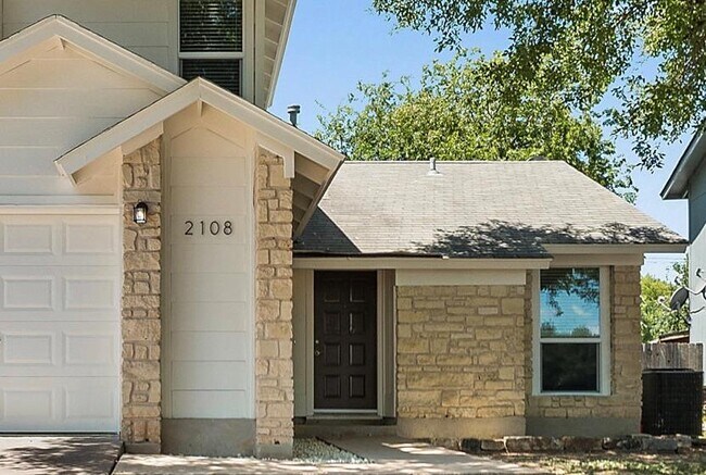 Building Photo - 2108 Laura Ct