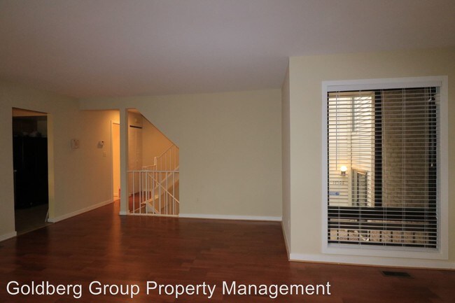 Building Photo - 18504 Locust Point Ct