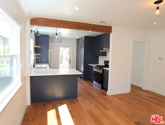 Foto del edificio - 3835 Hollypark Pl