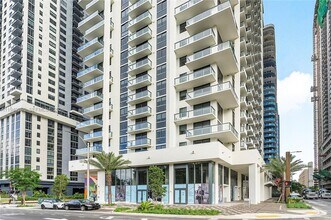 Building Photo - 11 NE 6th St