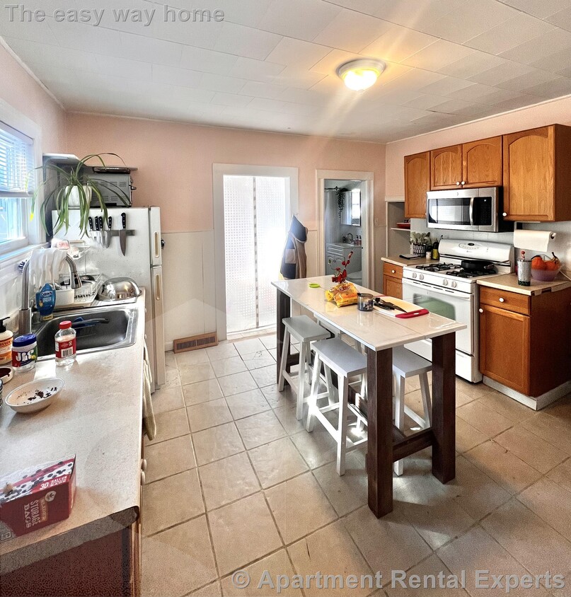 Photo - 282 Lowell St