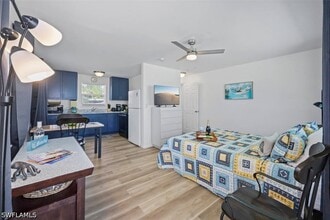 Building Photo - 407 Mango Ave