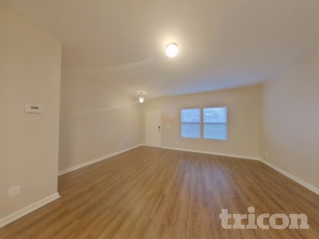 Building Photo - 3313 Pikes Peak Dr
